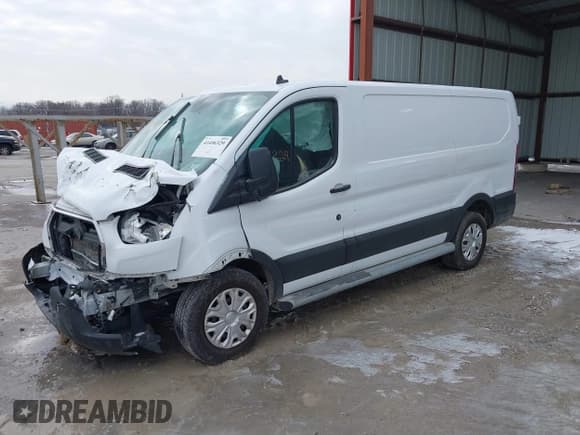 ✅ 2020 Ford Transit Cargo • VIN: 1FTBR1Y84LKB05972 • Lot: 41496329. Wystawiony na IAAI z przebiegiem Nie podano. Bezpłatny archiwum sprzedaży aukcyjnych z USA i szczegółowy raport historii pojazdu na DreamBid. Zdjęcie 2.