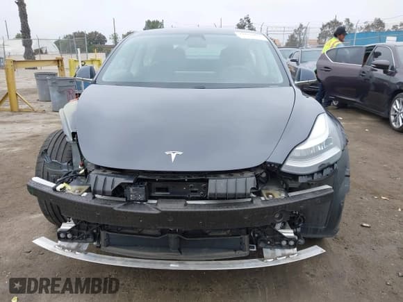 ✅ 2020 Tesla Model 3 Performance • VIN: 5YJ3E1EC3LF802068 • Lot: 41886024. Wystawiony na IAAI z przebiegiem 50 271 mil. Bezpłatny archiwum sprzedaży aukcyjnych z USA i szczegółowy raport historii pojazdu na DreamBid. Zdjęcie 13.