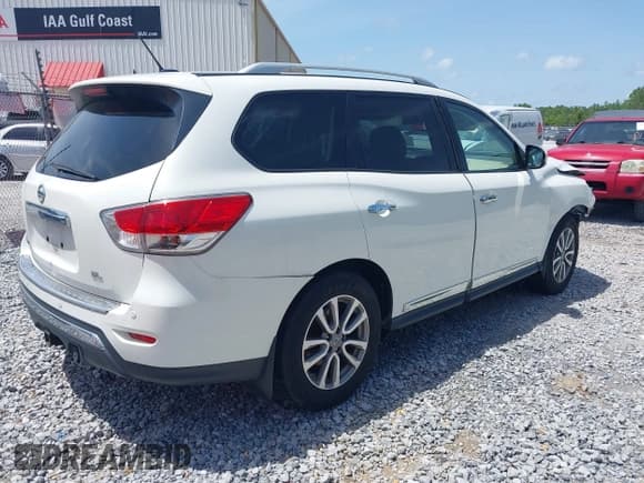 ✅ 2014 Nissan Pathfinder Platinum • VIN: 5N1AR2MNXEC734707 • Lot: 42254119. Listed on IAAI with Not provided. Free auction sales archive from the USA and detailed vehicle history report at DreamBid. Image 4.
