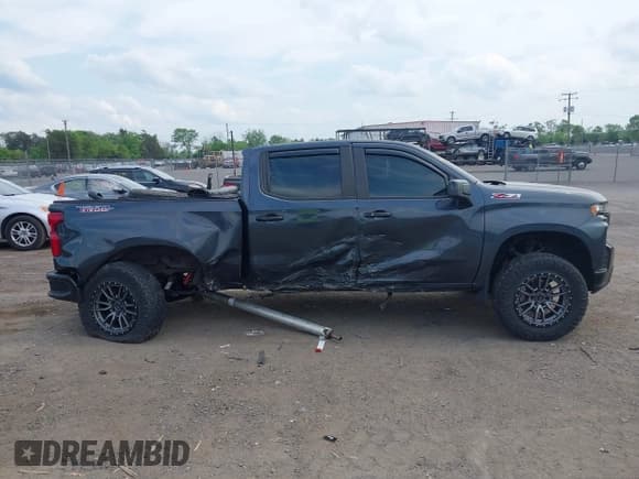 ✅ 2022 Chevrolet Silverado 1500 LT Trail Boss • VIN: 1GCPYFED8NZ149555 • Lot: 42168228. Wystawiony na IAAI z przebiegiem 59 653 mil. Bezpłatny archiwum sprzedaży aukcyjnych z USA i szczegółowy raport historii pojazdu na DreamBid. Zdjęcie 13.