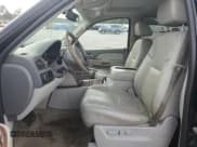 ✅ 2008 Chevrolet Avalanche 2LT • VIN: 3GNEC12J18G139383 • Lot: 82388435. Wystawiony na Copart z przebiegiem 231 326 mil. Bezpłatny archiwum sprzedaży aukcyjnych z USA i szczegółowy raport historii pojazdu na DreamBid. Zdjęcie 7.