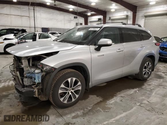 ✅ 2021 Toyota Highlander Hybrid XLE • VIN: 5TDGBRCH1MS535775 • Лот: 92788625. Опубликован ранее на Copart с пробегом 113 180 миль. Бесплатный доступ к архиву аукционных продаж из США и подробный отчёт об истории автомобиля на DreamBid. Изображение 1.