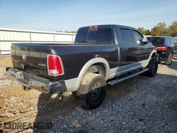 ✅ 2015 Ram 2500 Laramie • VIN: 3C6UR5FLXFG614653 • Lot: 89804655. Listed on Copart with 207,152 mi. Free auction sales archive from the USA and detailed vehicle history report at DreamBid. Image 3.