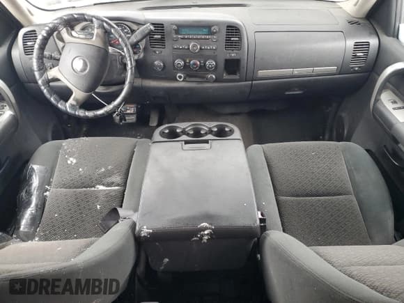 ✅ 2007 Chevrolet Silverado 2500HD 2LT • VIN: 1GCHK29657E523365 • Лот: 85137384. Опубликован ранее на Copart с пробегом 223 178 миль. Бесплатный доступ к архиву аукционных продаж из США и подробный отчёт об истории автомобиля на DreamBid. Изображение 8.