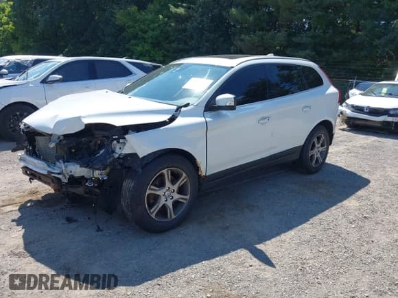 ✅ 2013 Volvo XC60 T6 • VIN: YV4902DZ4D2440564 • Lot: 39893350. Listed on IAAI with 171,624 mi. Free auction sales archive from the USA and detailed vehicle history report at DreamBid. Image 2.