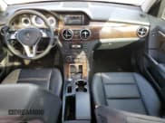 ✅ 2015 Mercedes-Benz GLK 350 • VIN: WDCGG5HB4FG402840 • Lot: 85952845. Wystawiony na Copart z przebiegiem 171 714 mil. Bezpłatny archiwum sprzedaży aukcyjnych z USA i szczegółowy raport historii pojazdu na DreamBid. Zdjęcie 8.