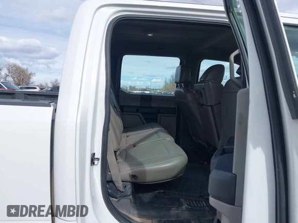 ✅ 2019 Ford F-250 XL • VIN: 1FT7W2B60KEF78955 • Lot: 41851147. Listed on IAAI with 205,275 mi. Free auction sales archive from the USA and detailed vehicle history report at DreamBid. Image 8.