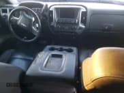 ✅ 2017 Chevrolet Silverado 1500 LT • VIN: 1GCVKREC0HZ233262 • Лот: 73255074. Опубликован ранее на Copart с пробегом Не указан. Бесплатный доступ к архиву аукционных продаж из США и подробный отчёт об истории автомобиля на DreamBid. Изображение 8.