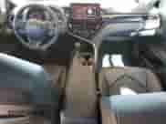 2023 Toyota Camry SE z VIN 4T1S11AKXPU786741, wystawiony jako Copart lot #84695765 z przebiegiem 43 393 mil mil oraz Szkoda całkowita • Salvage title. Historia ofert i sprzedaży dostępna na DreamBid. Obrazek 8.