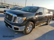 ✅ 2017 Nissan Titan S • VIN: 1N6AA1EK7HN517888 • Lot: 85346445. Wystawiony na Copart z przebiegiem 197 651 mil. Bezpłatny archiwum sprzedaży aukcyjnych z USA i szczegółowy raport historii pojazdu na DreamBid. Zdjęcie 1.