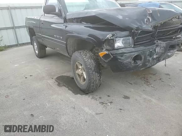 2001 Dodge 1500 с VIN 1B7HF16Z01S306229, выставлен на аукционе Copart как лот 72861554 с пробегом Не указан миль и Списание • Salvage title. История ставок и продаж доступна на DreamBid. Изображение 10.
