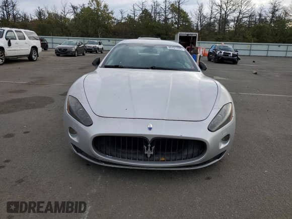 ✅ 2008 Maserati GranTurismo • VIN: ZAMGJ45A980037818 • Lot: 86491335. Wystawiony na Copart z przebiegiem 32 210 mil. Bezpłatny archiwum sprzedaży aukcyjnych z USA i szczegółowy raport historii pojazdu na DreamBid. Zdjęcie 5.