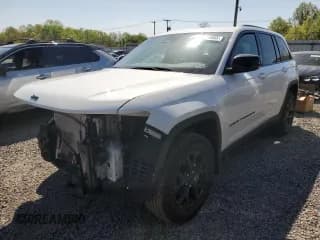 ✅ 2025 Jeep Grand Cherokee Altitude X • VIN: 1C4RJHAG3SC265558 • Лот: 54610885. Опубликован ранее на Copart с пробегом 4 607 миль. Бесплатный доступ к архиву аукционных продаж из США и подробный отчёт об истории автомобиля на DreamBid. Изображение 1.