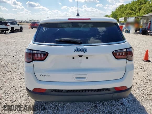 ✅ 2025 Jeep Compass Sport • VIN: 3C4NJDAN5ST527753 • Lot: 84201585. Wystawiony na Copart z przebiegiem 24 610 mil. Bezpłatny archiwum sprzedaży aukcyjnych z USA i szczegółowy raport historii pojazdu na DreamBid. Zdjęcie 6.