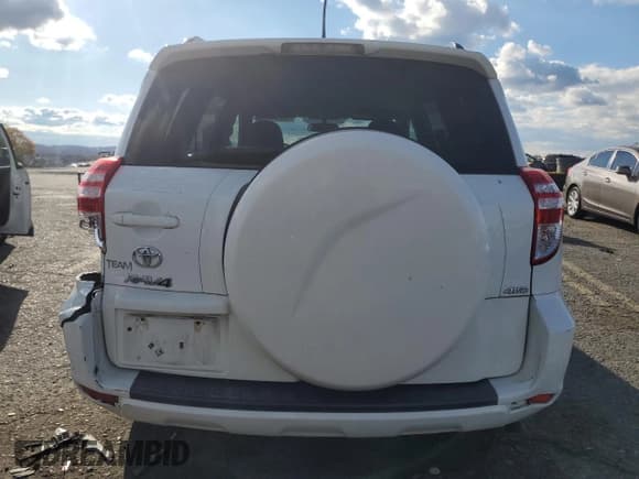 ✅ 2011 Toyota RAV4 • VIN: 2T3BK4DV0BW055613 • Lot: 90224145. Wystawiony na Copart z przebiegiem 148 388 mil. Bezpłatny archiwum sprzedaży aukcyjnych z USA i szczegółowy raport historii pojazdu na DreamBid. Zdjęcie 6.