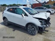✅ 2021 Buick Encore Preferred • VIN: KL4CJASB3MB333537 • Lot: 68164455. Wystawiony na Copart z przebiegiem Nie podano. Bezpłatny archiwum sprzedaży aukcyjnych z USA i szczegółowy raport historii pojazdu na DreamBid. Zdjęcie 4.