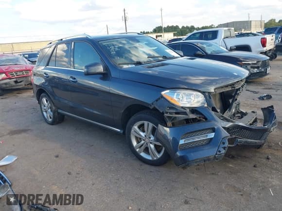 ✅ 2015 Mercedes-Benz M 350 • VIN: 4JGDA5JB7FA454420 • Лот: 43310091. Опубликован ранее на IAAI с пробегом 88 872 миль. Бесплатный доступ к архиву аукционных продаж из США и подробный отчёт об истории автомобиля на DreamBid. Изображение 1.