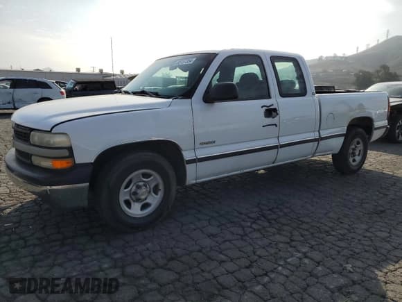 ✅ 2000 Chevrolet Silverado 1500 • VIN: 2GCEC19W3Y1354251 • Лот: 85157354. Опубликован ранее на Copart с пробегом 168 354 миль. Бесплатный доступ к архиву аукционных продаж из США и подробный отчёт об истории автомобиля на DreamBid. Изображение 1.