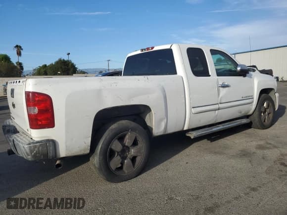 ✅ 2011 Chevrolet Silverado 1500 LT • VIN: 1GCRCSE05BZ136562 • Lot: 76791324. Listed on Copart with 280,674 mi. Free auction sales archive from the USA and detailed vehicle history report at DreamBid. Image 3.