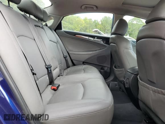 ✅ 2011 Hyundai Sonata SE • VIN: 5NPEC4AC9BH029967 • Lot: 71819954. Wystawiony na Copart z przebiegiem 140 344 mil. Bezpłatny archiwum sprzedaży aukcyjnych z USA i szczegółowy raport historii pojazdu na DreamBid. Zdjęcie 10.