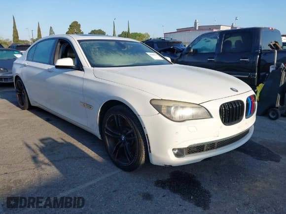 ✅ 2010 BMW 7 Series 750Li • VIN: WBAKB8C58ACY63604 • Lot: 41986270. Listed on IAAI with 131,865 mi. Free auction sales archive from the USA and detailed vehicle history report at DreamBid. Image 1.