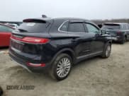 ✅ 2019 Lincoln MKC Standard • VIN: 5LMCJ1D98KUL37318 • Lot: 81398564. Wystawiony na Copart z przebiegiem 35 929 mil. Bezpłatny archiwum sprzedaży aukcyjnych z USA i szczegółowy raport historii pojazdu na DreamBid. Zdjęcie 3.