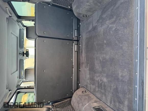 ✅ 2003 Mercedes-Benz G 500 • VIN: WDCYR49E33X140998 • Лот: 88914945. Опубликован ранее на Copart с пробегом 84 737 миль. Бесплатный доступ к архиву аукционных продаж из США и подробный отчёт об истории автомобиля на DreamBid. Изображение 9.