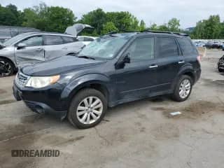 2013 Subaru Forester X Premium z VIN JF2SHADC6DH423962, wystawiony jako Copart lot #64137965 z przebiegiem 138 849 mil mil oraz Szkoda całkowita • Salvage title. Historia ofert i sprzedaży dostępna na DreamBid. Obrazek 1.