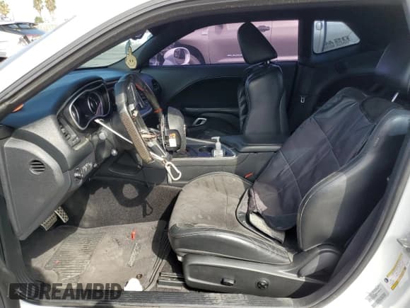 ✅ 2015 Dodge Challenger SRT 392 • VIN: 2C3CDZDJXFH769820 • Lot: 85370515. Wystawiony na Copart z przebiegiem 63 610 mil. Bezpłatny archiwum sprzedaży aukcyjnych z USA i szczegółowy raport historii pojazdu na DreamBid. Zdjęcie 7.