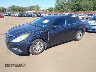 ✅ 2013 Hyundai Sonata GLS • VIN: 5NPEB4AC8DH533383 • Lot: 43367522. Wystawiony na IAAI z przebiegiem 87 935 mil. Bezpłatny archiwum sprzedaży aukcyjnych z USA i szczegółowy raport historii pojazdu na DreamBid. Zdjęcie 2.