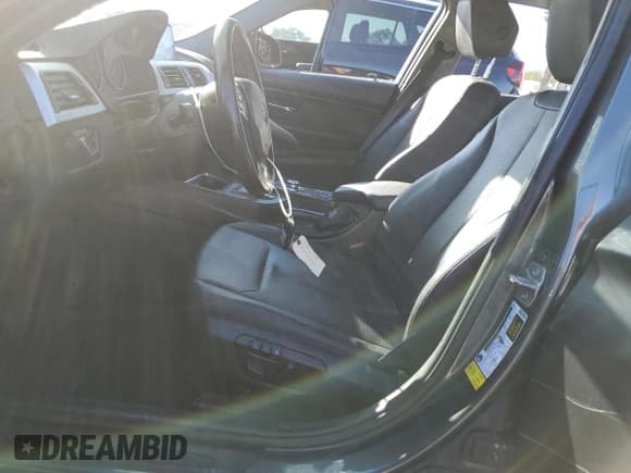 ✅ 2013 BMW 3 Series 328i • VIN: WBA3C1G54DNR46636 • Lot: 82554945. Wystawiony na Copart z przebiegiem 158 518 mil. Bezpłatny archiwum sprzedaży aukcyjnych z USA i szczegółowy raport historii pojazdu na DreamBid. Zdjęcie 7.