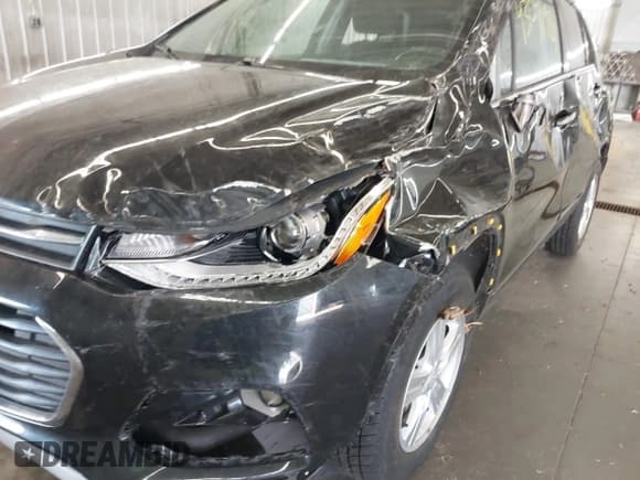 ✅ 2020 Chevrolet Trax LT • VIN: KL7CJPSB6LB079634 • Lot: 43041981. Wystawiony na IAAI z przebiegiem 51 318 mil. Bezpłatny archiwum sprzedaży aukcyjnych z USA i szczegółowy raport historii pojazdu na DreamBid. Zdjęcie 17.