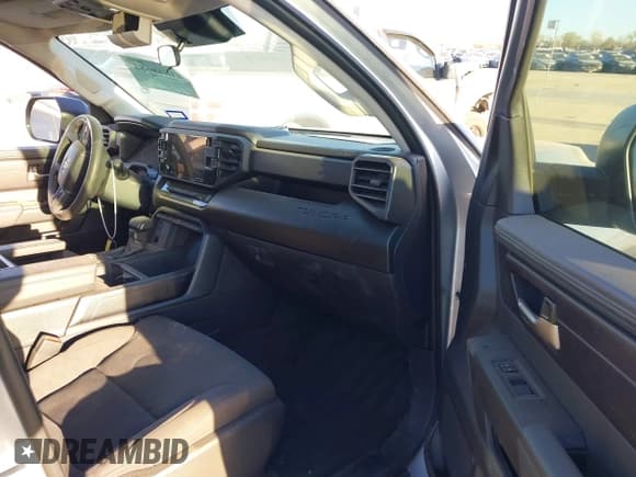 ✅ 2024 Toyota Tundra SR5 • VIN: 5TFLA5ABXRX032188 • Lot: 41848684. Listed on IAAI with 14,461 mi. Free auction sales archive from the USA and detailed vehicle history report at DreamBid. Image 5.