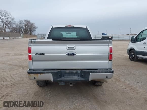 ✅ 2010 Ford F-150 XL • VIN: 1FTFW1EVXAKC20397 • Lot: 43676733. Listed on IAAI with 170,384 mi. Free auction sales archive from the USA and detailed vehicle history report at DreamBid. Image 16.