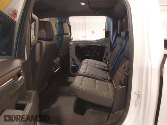 2024 Chevrolet Silverado 1500 High Country with VIN 1GCUDJED3RZ245620, listed as a IAAI auction lot 41969684 with 7,604 mi miles and . Bid and sale history available at DreamBid. Image 8.