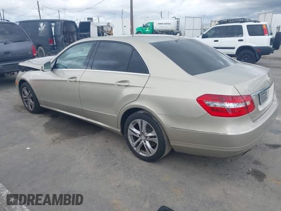 ✅ 2011 Mercedes-Benz E 350 Luxury • VIN: WDDHF5GB5BA313067 • Лот: 43708988. Опубликован ранее на IAAI с пробегом 120 297 миль. Бесплатный доступ к архиву аукционных продаж из США и подробный отчёт об истории автомобиля на DreamBid. Изображение 3.