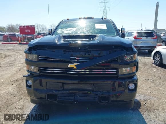 ✅ 2018 Chevrolet Silverado 2500HD LT • VIN: 1GC1KVEY8JF187755 • Lot: 41948037. Listed on IAAI with 151,323 mi. Free auction sales archive from the USA and detailed vehicle history report at DreamBid. Image 12.