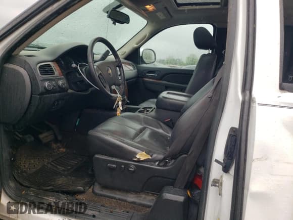 ✅ 2010 Chevrolet Silverado 1500 • VIN: 1GCSKTE21AZ134155 • Lot: 56755525. Wystawiony na Copart z przebiegiem 170 125 mil. Bezpłatny archiwum sprzedaży aukcyjnych z USA i szczegółowy raport historii pojazdu na DreamBid. Zdjęcie 7.