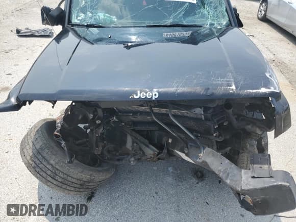 ✅ 2006 Jeep Commander • VIN: 1J8HH48K96C204319 • Lot: 64581825. Listed on Copart with Not provided. Free auction sales archive from the USA and detailed vehicle history report at DreamBid. Image 12.