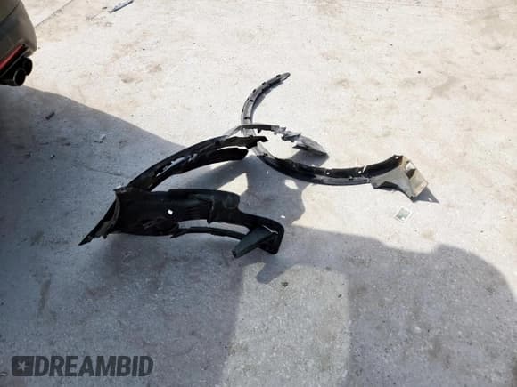 ✅ 2018 Ford Explorer Sport • VIN: 1FM5K8GT8JGC13863 • Lot: 82258095. Listed on Copart with 87,558 mi. Free auction sales archive from the USA and detailed vehicle history report at DreamBid. Image 13.