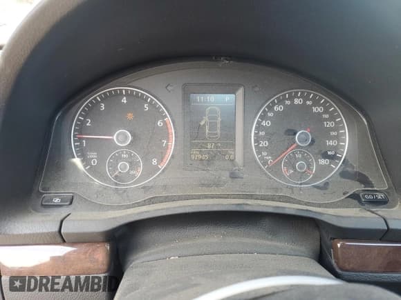 ✅ 2011 Volkswagen Eos Lux • VIN: WVWFA7AH4BV002201 • Lot: 61456275. Listed on Copart with 97,945 mi. Free auction sales archive from the USA and detailed vehicle history report at DreamBid. Image 9.