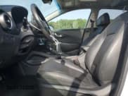 ✅ 2022 Hyundai Kona Limited • VIN: KM8K5CA39NU823008 • Лот: 65585824. Опубликован ранее на Copart с пробегом 46 924 миль. Бесплатный доступ к архиву аукционных продаж из США и подробный отчёт об истории автомобиля на DreamBid. Изображение 7.