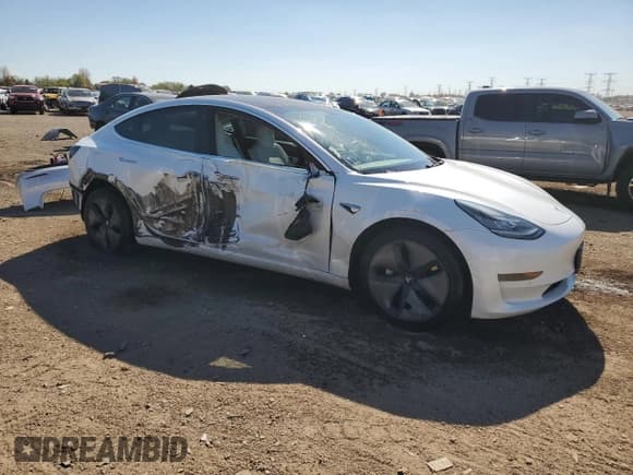 ✅ 2020 Tesla Model 3 Standard Range Plus • VIN: 5YJ3E1EA8LF703650 • Lot: 85364505. Wystawiony na Copart z przebiegiem 61 687 mil. Bezpłatny archiwum sprzedaży aukcyjnych z USA i szczegółowy raport historii pojazdu na DreamBid. Zdjęcie 4.