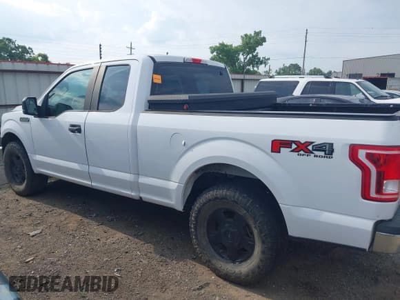 ✅ 2017 Ford F-150 XL • VIN: 1FTFX1EF3HKC75998 • Lot: 42391371. Listed on IAAI with 168,980 mi. Free auction sales archive from the USA and detailed vehicle history report at DreamBid. Image 14.