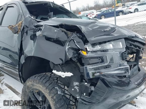 ✅ 2022 Chevrolet Silverado 1500 LT Trail Boss • VIN: 1GCPYFEDXNZ233067 • Lot: 41618201. Wystawiony na IAAI z przebiegiem 75 673 mil. Bezpłatny archiwum sprzedaży aukcyjnych z USA i szczegółowy raport historii pojazdu na DreamBid. Zdjęcie 20.