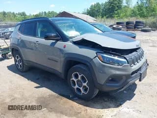 ✅ 2022 Jeep Compass Trailhawk • VIN: 3C4NJDDB4NT193706 • Lot: 42521526. Wystawiony na IAAI z przebiegiem 15 295 mil. Bezpłatny archiwum sprzedaży aukcyjnych z USA i szczegółowy raport historii pojazdu na DreamBid. Zdjęcie 1.