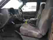 2002 Chevrolet S-10 LS with VIN 1GCDT19W128235954, listed as a Copart auction lot 86762504 with 277,482 mi miles and Salvage title. Bid and sale history available at DreamBid. Image 7.