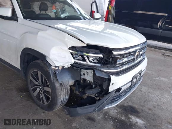 ✅ 2022 Volkswagen Atlas SE • VIN: 1V2LP2CA1NC531866 • Lot: 41677402. Wystawiony na IAAI z przebiegiem 35 407 mil. Bezpłatny archiwum sprzedaży aukcyjnych z USA i szczegółowy raport historii pojazdu na DreamBid. Zdjęcie 6.