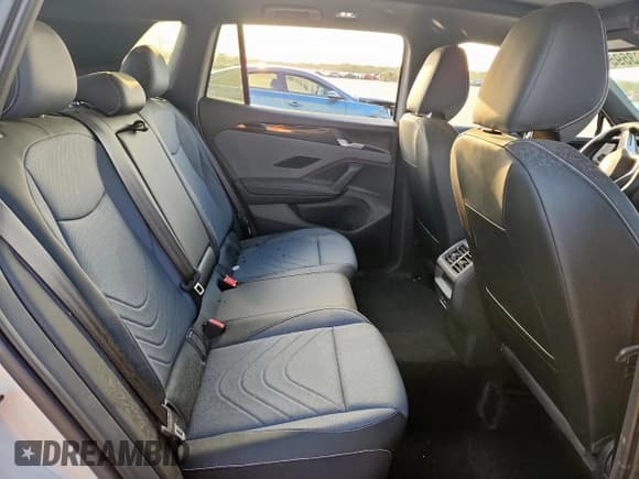 ✅ 2025 Volkswagen Tiguan SE R-Line Black • VIN: 3VVGR7RM0SM014047 • Lot: 68203595. Wystawiony na Copart z przebiegiem 1 705 mil. Bezpłatny archiwum sprzedaży aukcyjnych z USA i szczegółowy raport historii pojazdu na DreamBid. Zdjęcie 11.