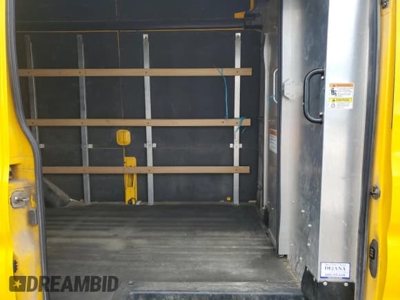 ✅ 2023 Ford Transit Cargo • VIN: 1FTBR1X81PKA73943 • Лот: 60577215. Опубликован ранее на Copart с пробегом 74 975 миль. Бесплатный доступ к архиву аукционных продаж из США и подробный отчёт об истории автомобиля на DreamBid. Изображение 11.